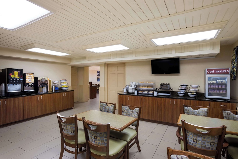 The Inn at Apple Valley, Ascend Hotel Collection 32/48