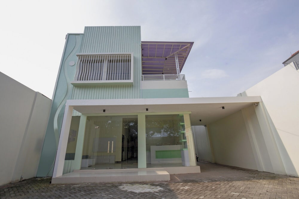 OYO 2753 Irma's Residence 5/44