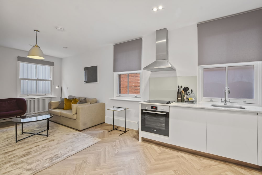 Victoria House by Aeria Apartments 45/48