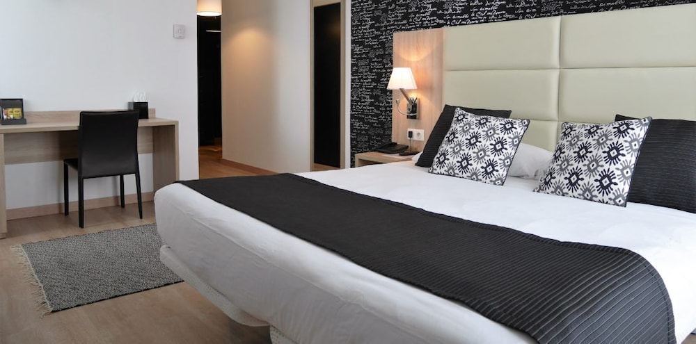 Adonis Brive Grand Hotel 12/33
