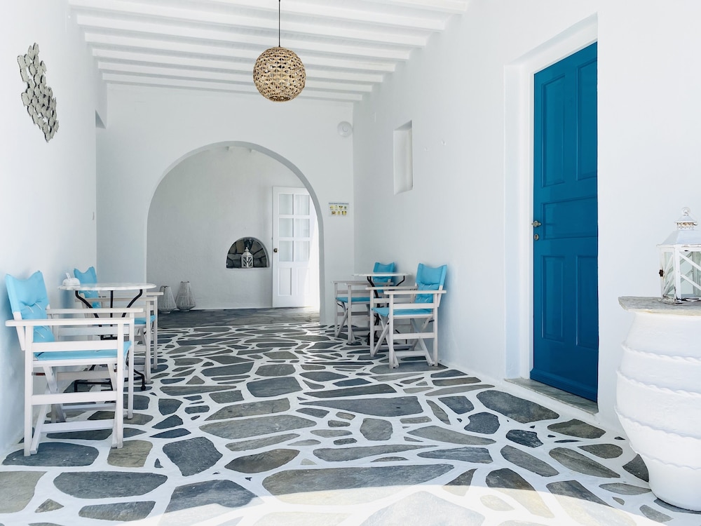 Cyclades Studios 8/49