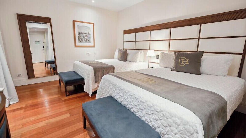 FAMILY, 2 QUEEN BEDS