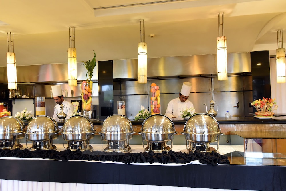 restaurant cafeteria