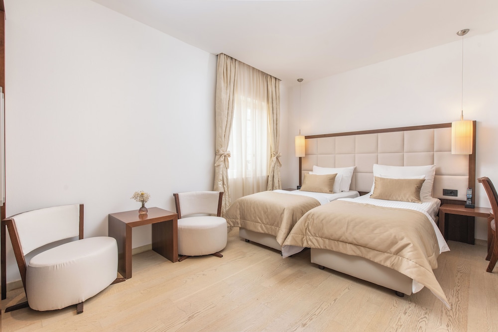 Marmont Heritage Hotel 39/80