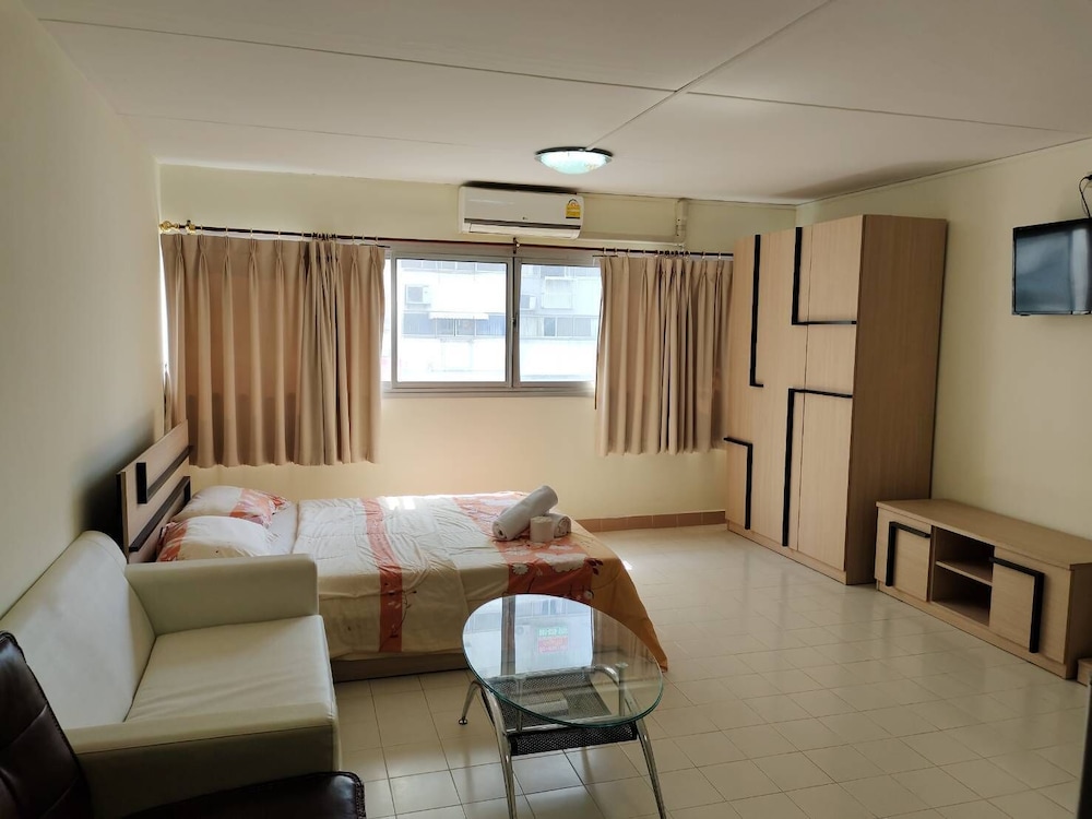 Muangthong Inn 7/25