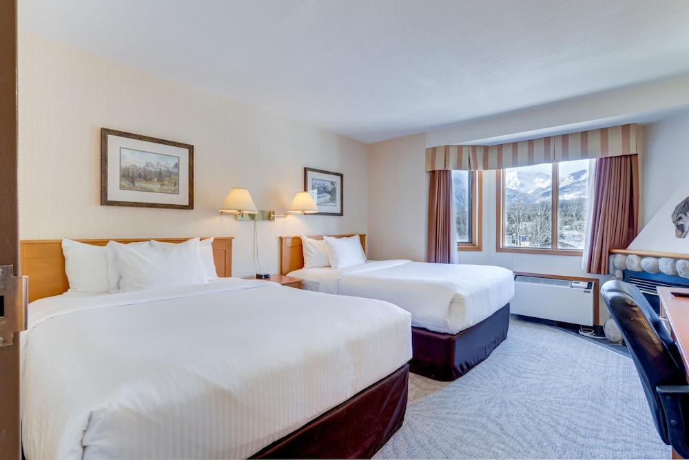 SUPERIOR, SUITE