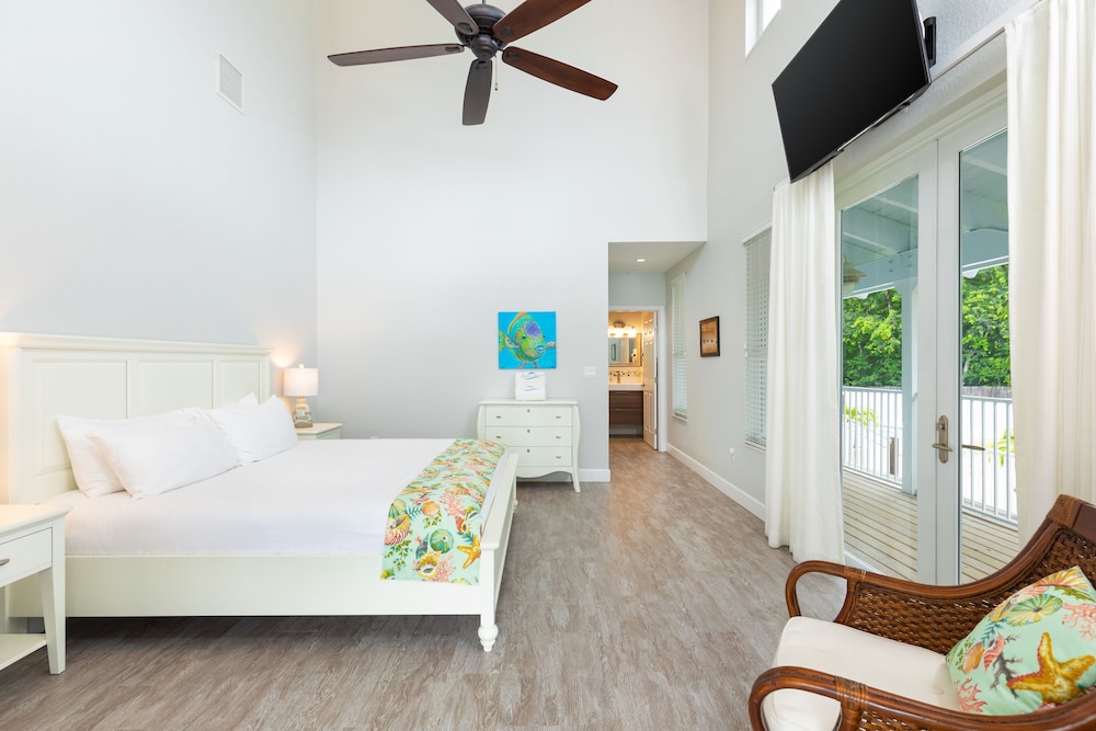 Dolphin Point Villas 12/50