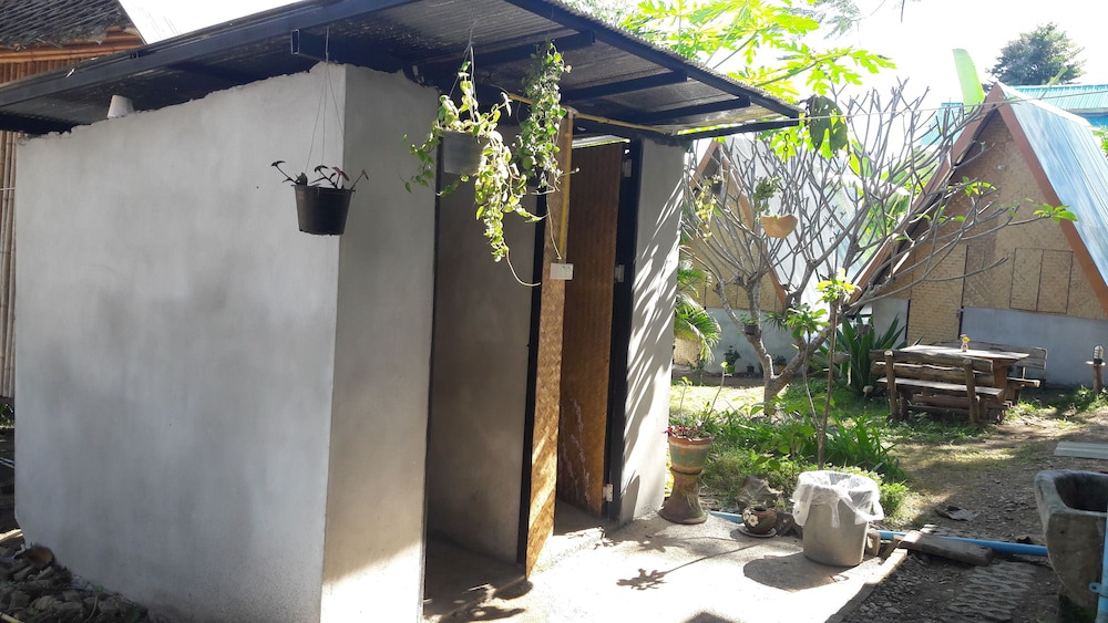 Nusha Homestay 12/35