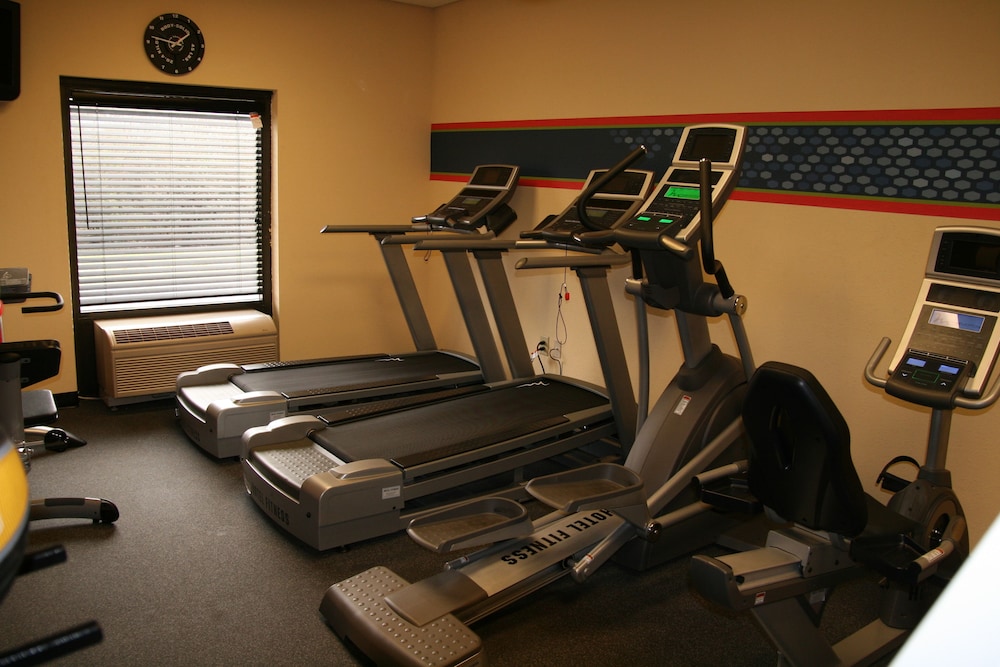 Hampton Inn & Suites Birmingham-Pelham (I-65) 26/48