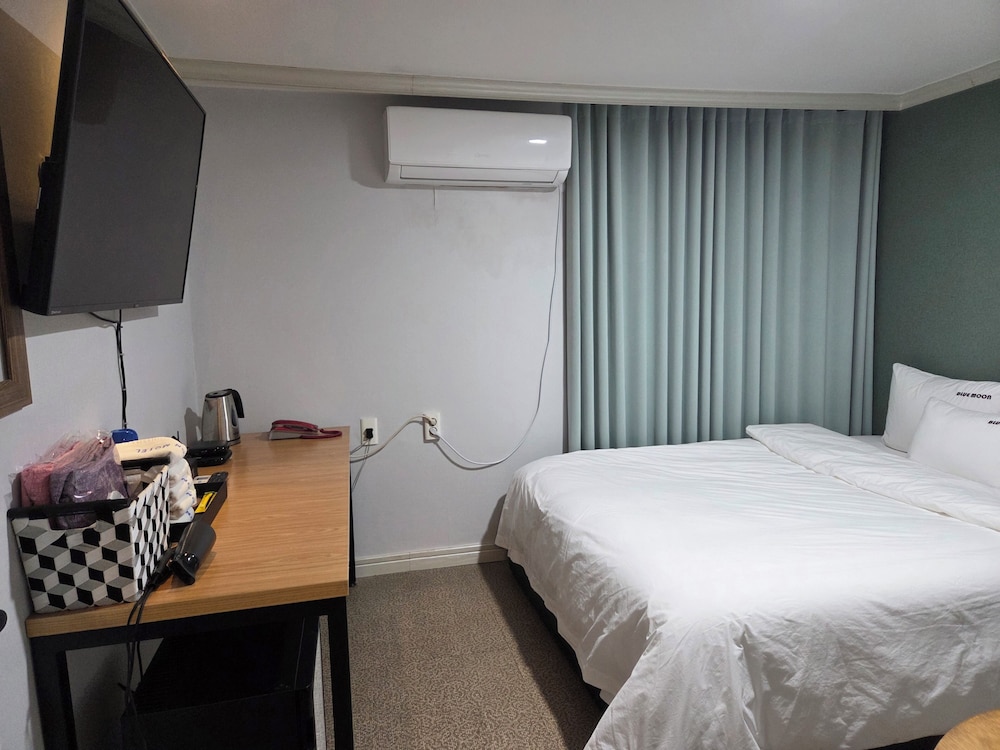 Gwangan Beach Blue Moon Motel 25/56