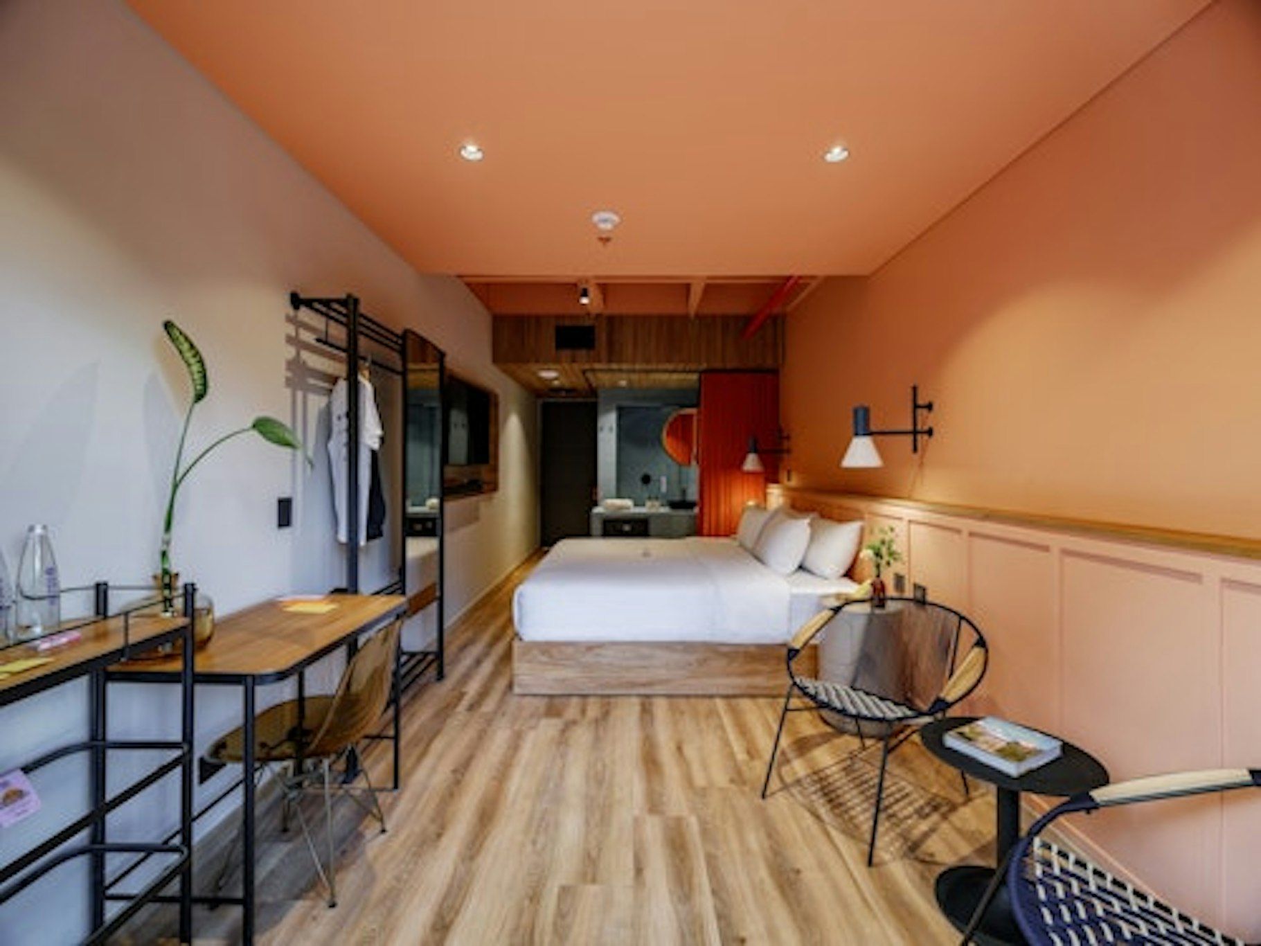 SUPERIOR, KING BED, BALCONY