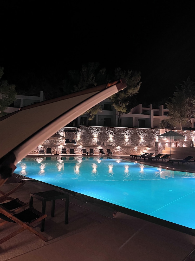 Mythical Coast Wellness Retreat 4/67