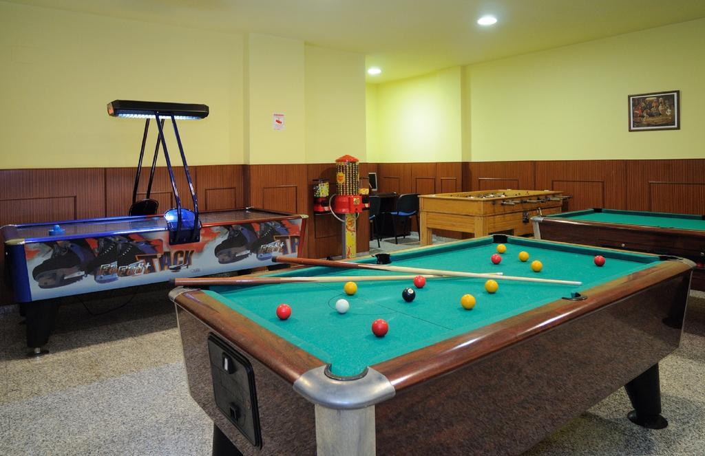 APARTAMENTOS VISTAMAR 30/33