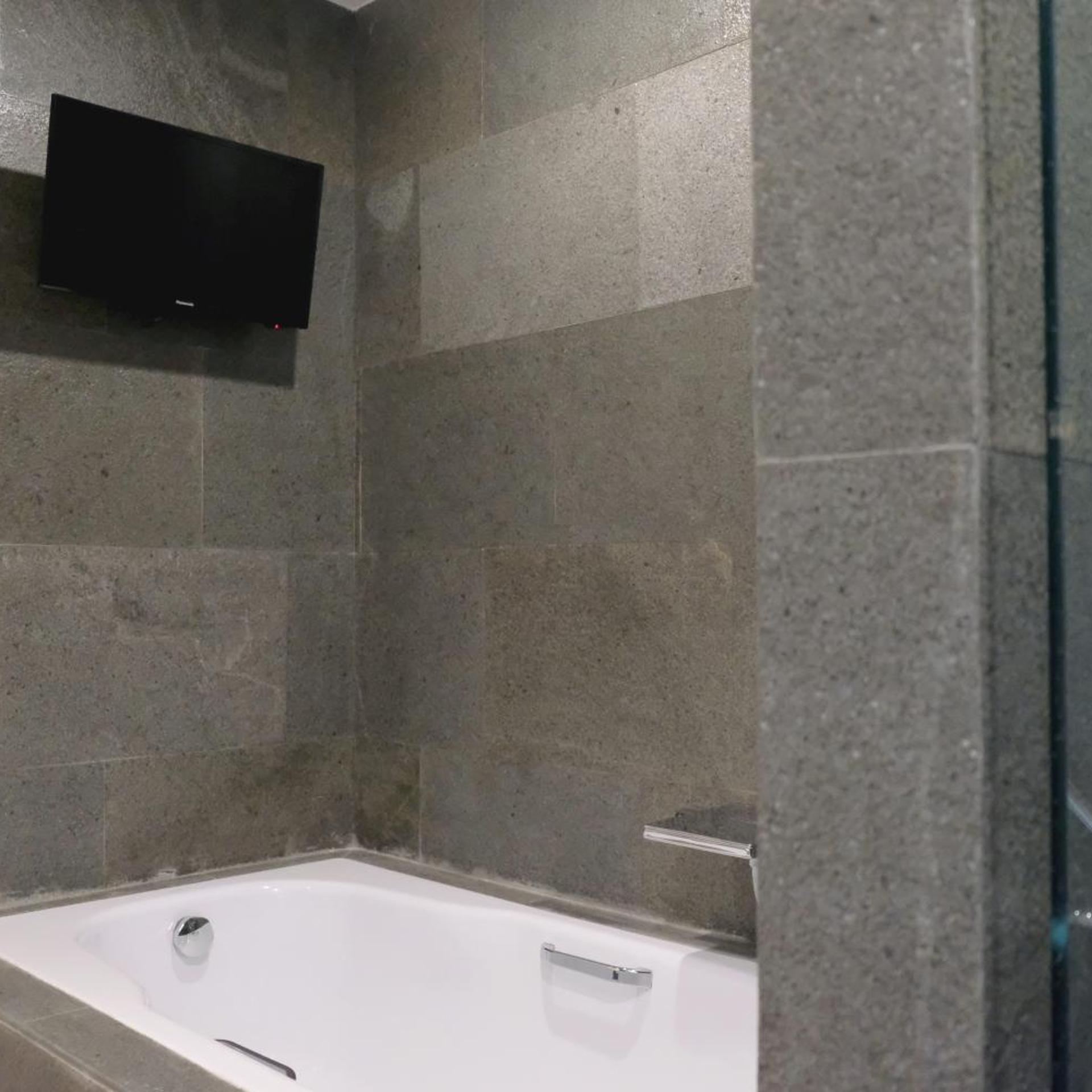 Hotel Santika Premiere Ambon 49/51