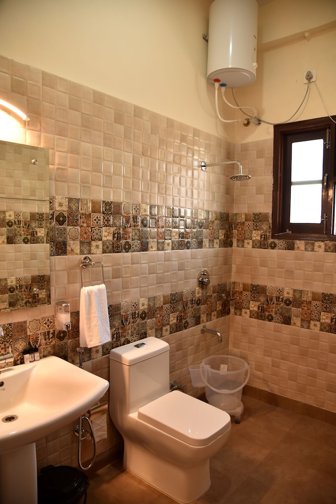 Mastiff Hotel Palampur 55/56