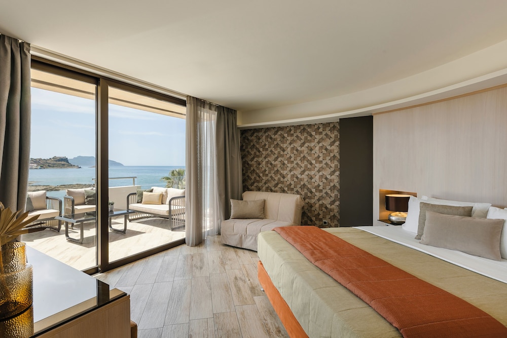 Signature, Suite, King Bed, Sea View, Outdoor Jetted Tub, Sofa