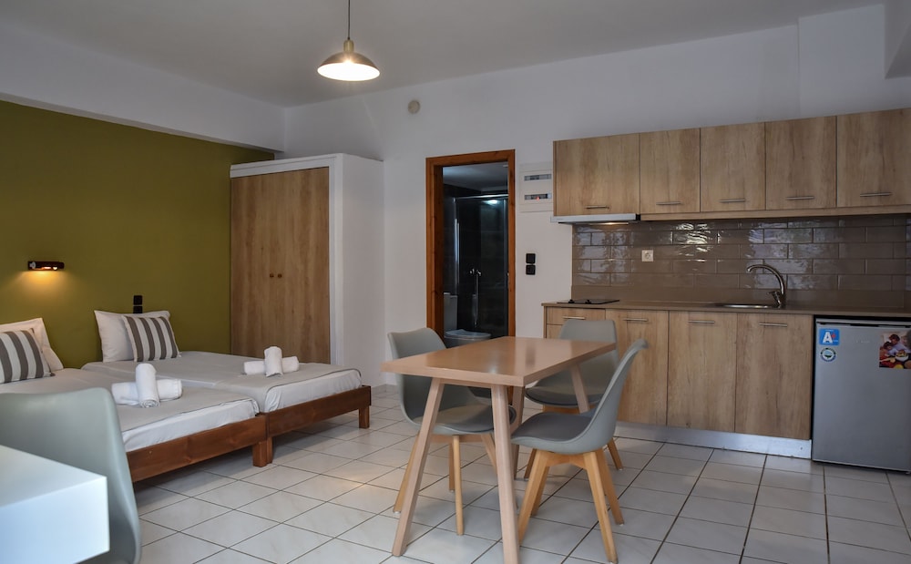 Iraklis Apartments 40/50