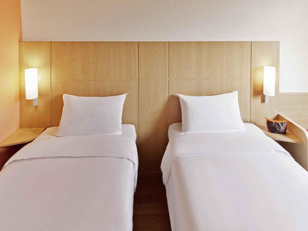 ibis Shanghai Chengshan Road 17/33