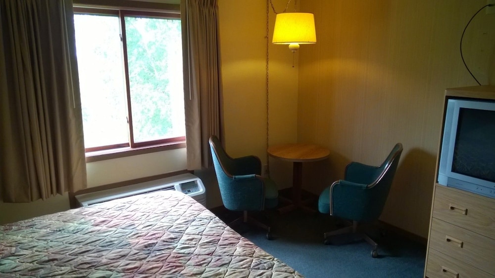 The Travelers Inn 9/21