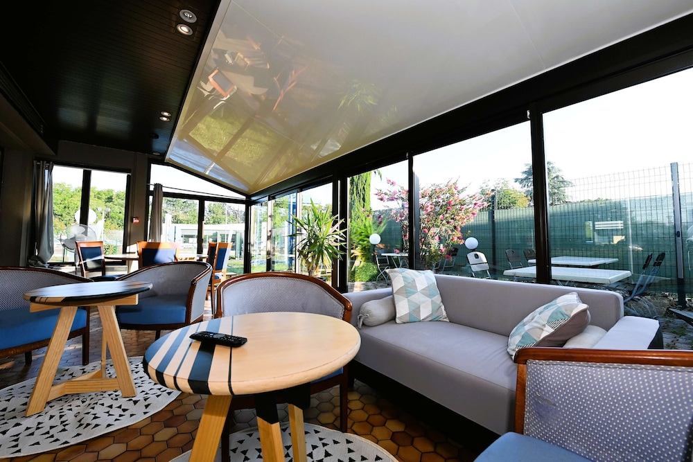 KYRIAD TARBES - ODOS 40/66