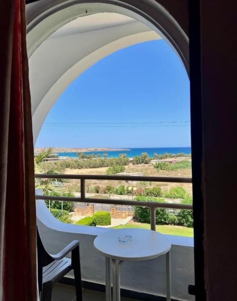 Karteros Hotel 28/49