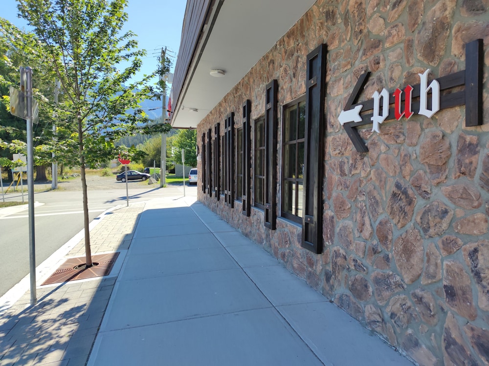 Pemberton Hotel (Motel) 5/49