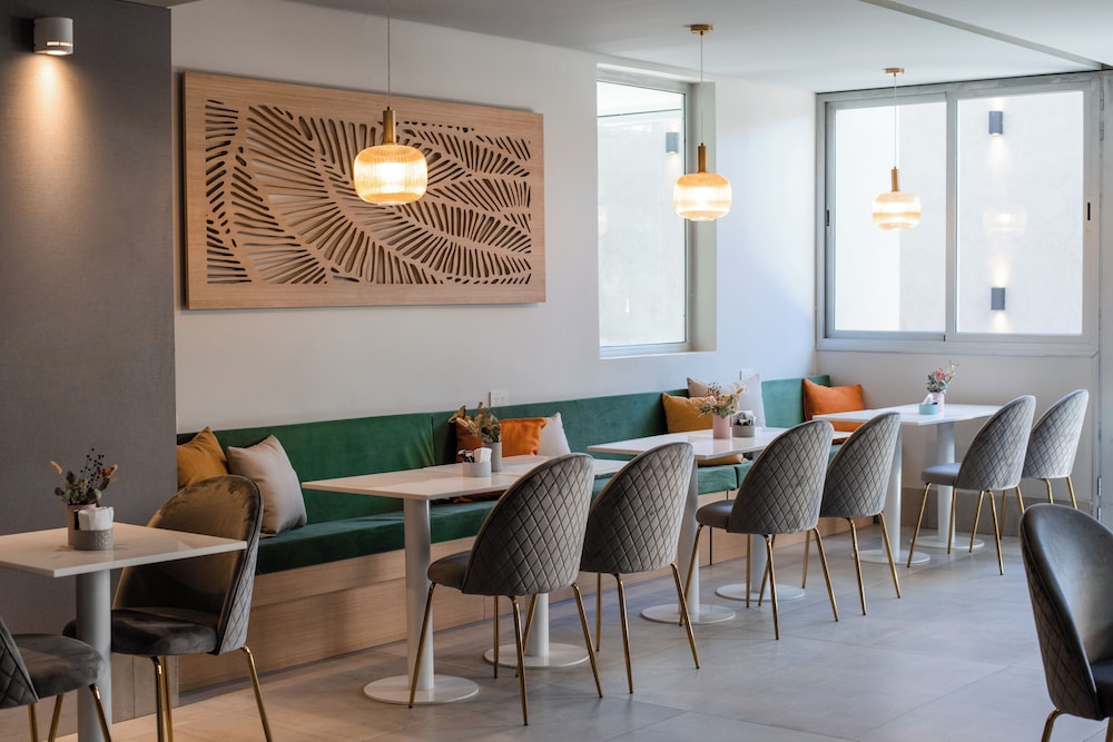 Dakar Hotel Spa 53/60
