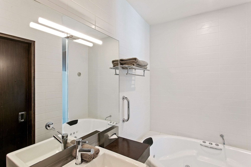 Quality Inn Heritage On Lydiard 27/52