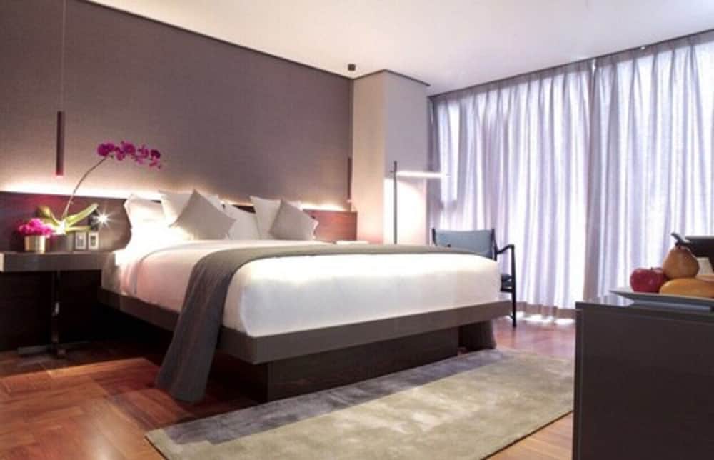 Ramada Encore by Wyndham Makati 12/50