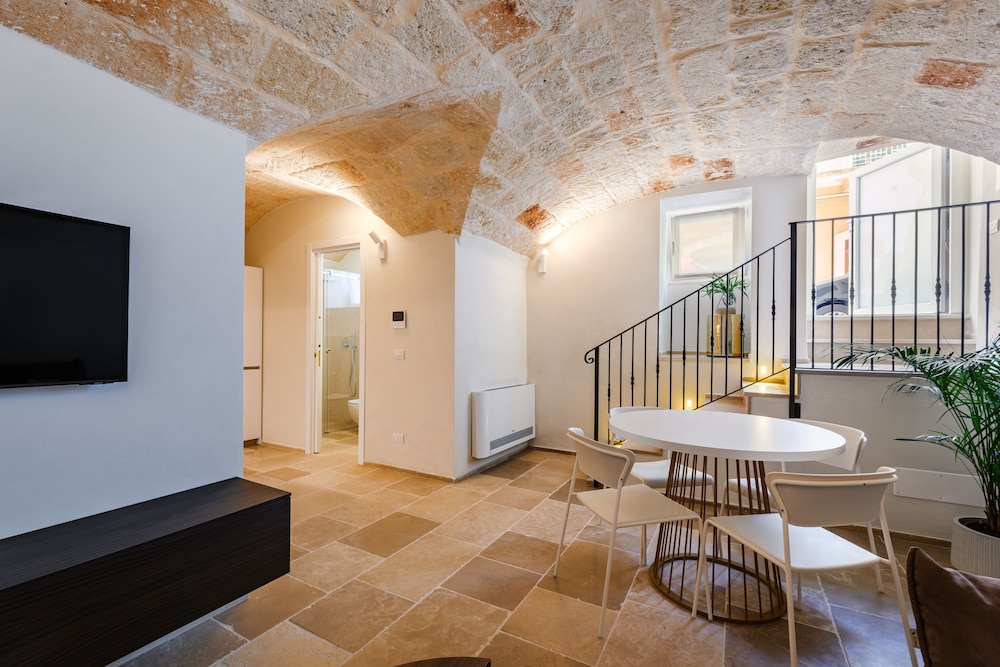 Palazzo Clemente 30/50