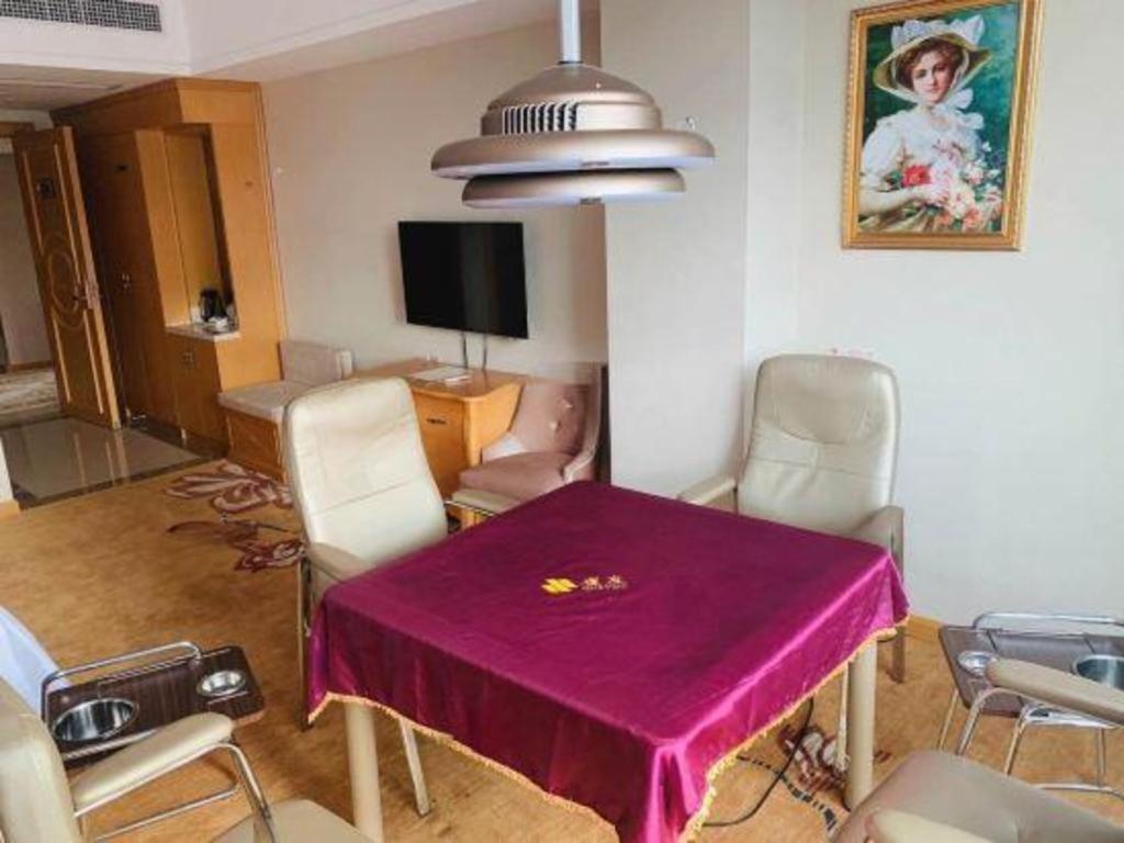 Vienna Hotel (Huizhoushi Lilin North Station) 31/58