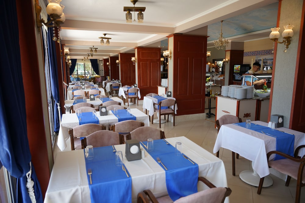 GUMULDUR MAVI DENIZ HOTEL 33/50