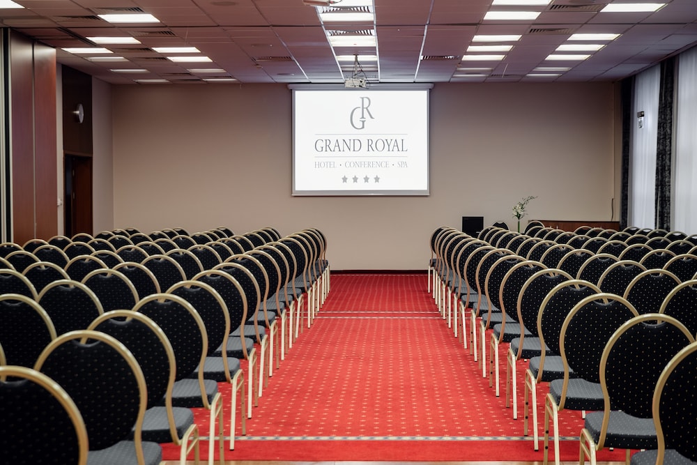 Grand Royal Hotel Conference & Spa 70/74