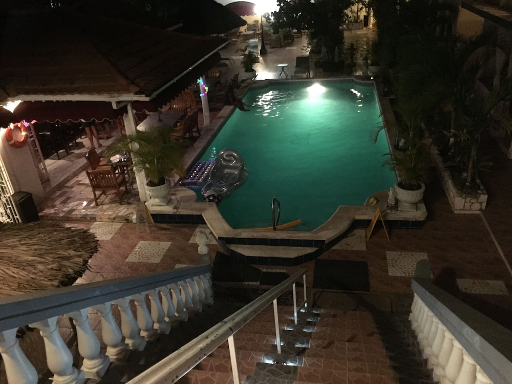 Rayon Hotel 26/48