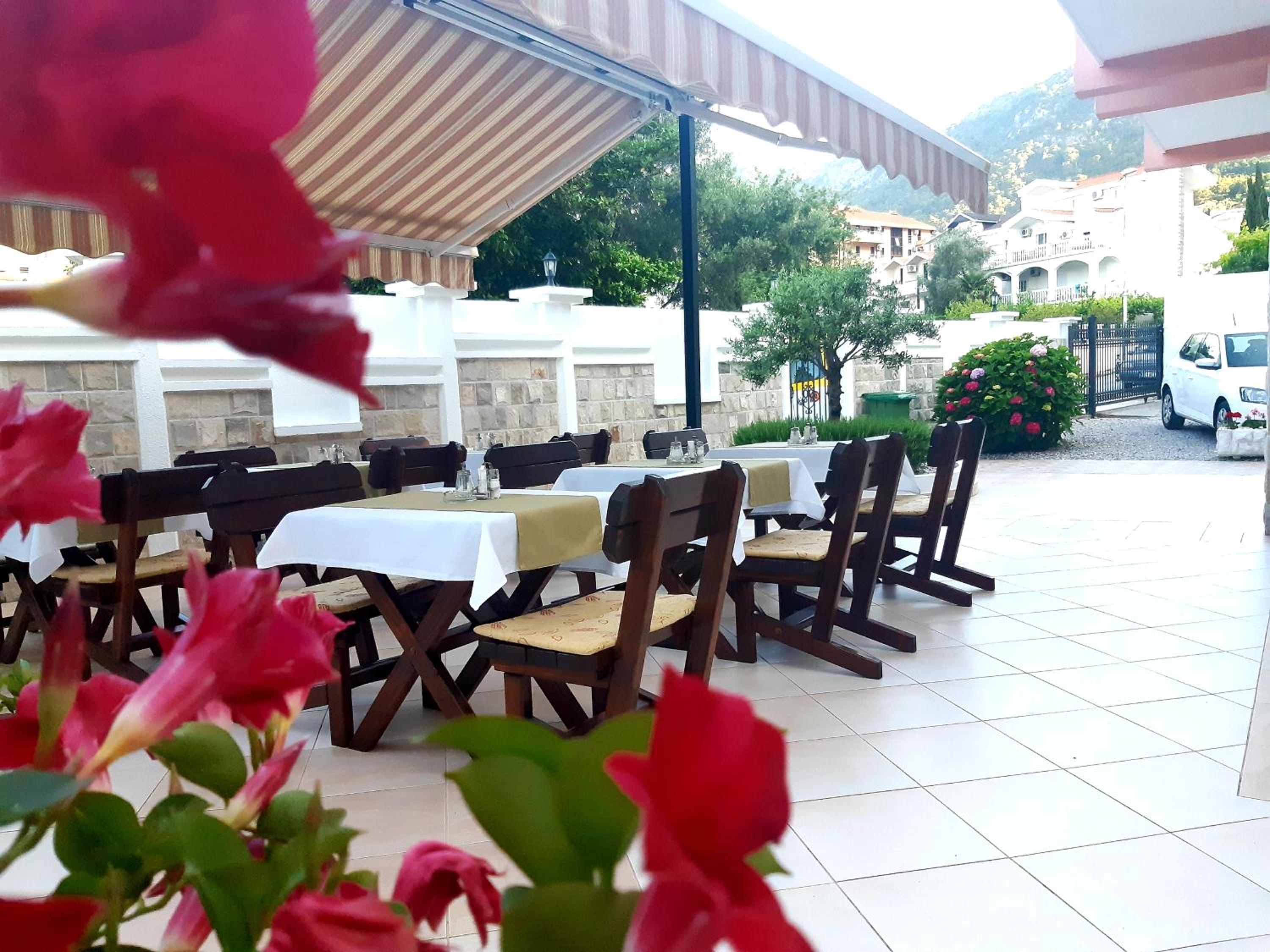 Garni Hotel Koral 33/50