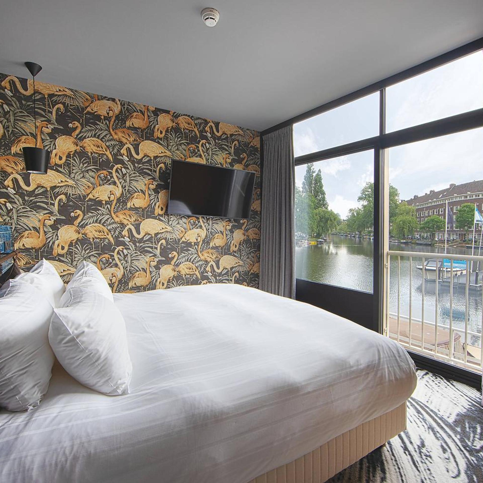 Design, Suite, King Bed, Canal View