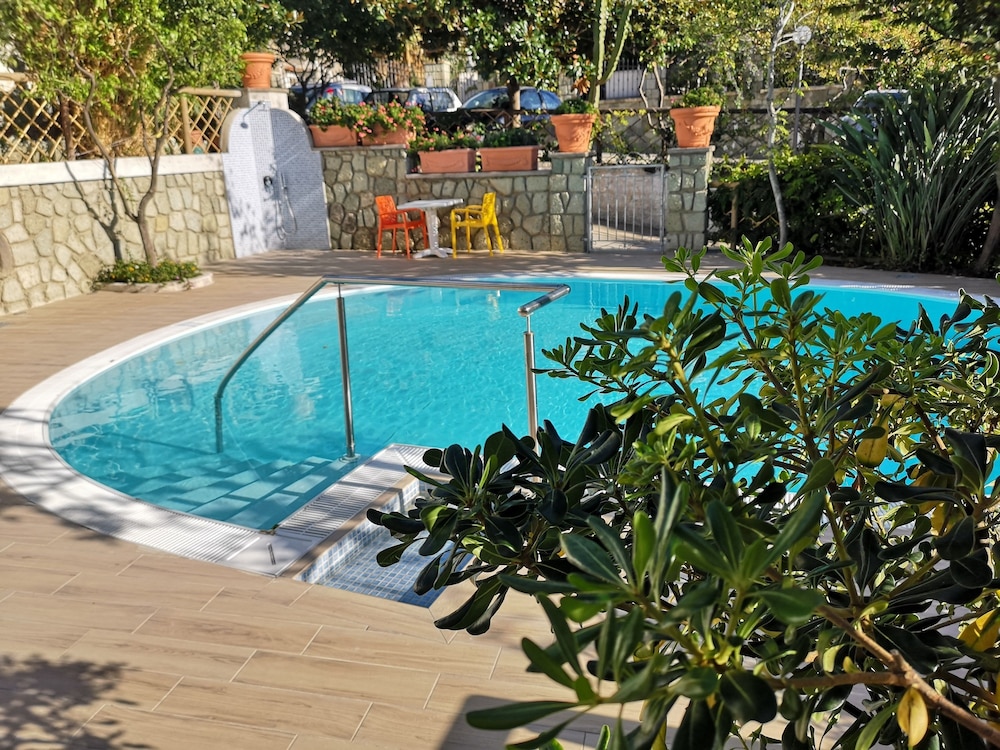 HOTEL RESIDENCE VILLA MARINÙ 67/72