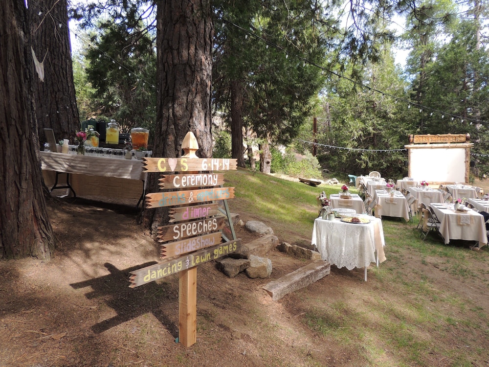 Shaver Lake Village Hotel 41/50