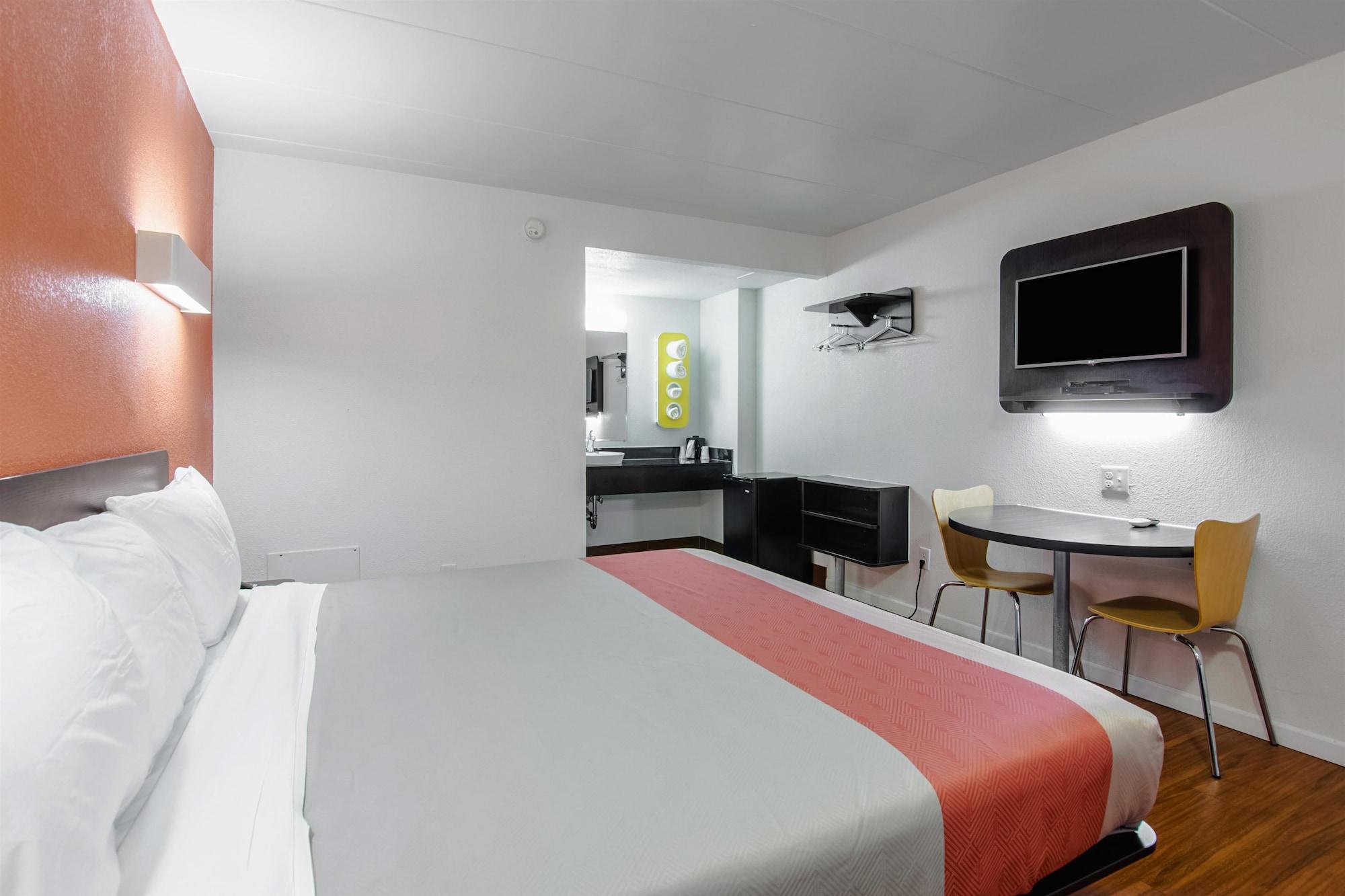 Motel6 Glassboro - Rowan University 8/64
