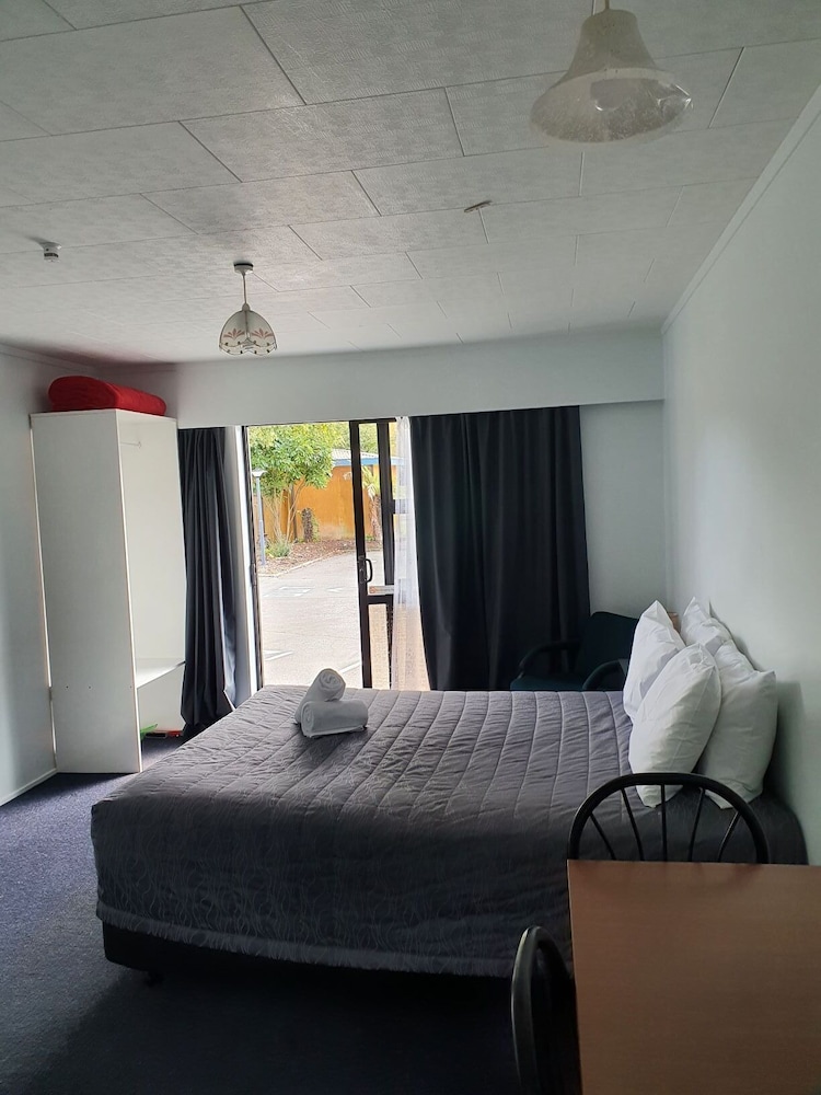 OHAKUNE COURT MOTEL 17/71