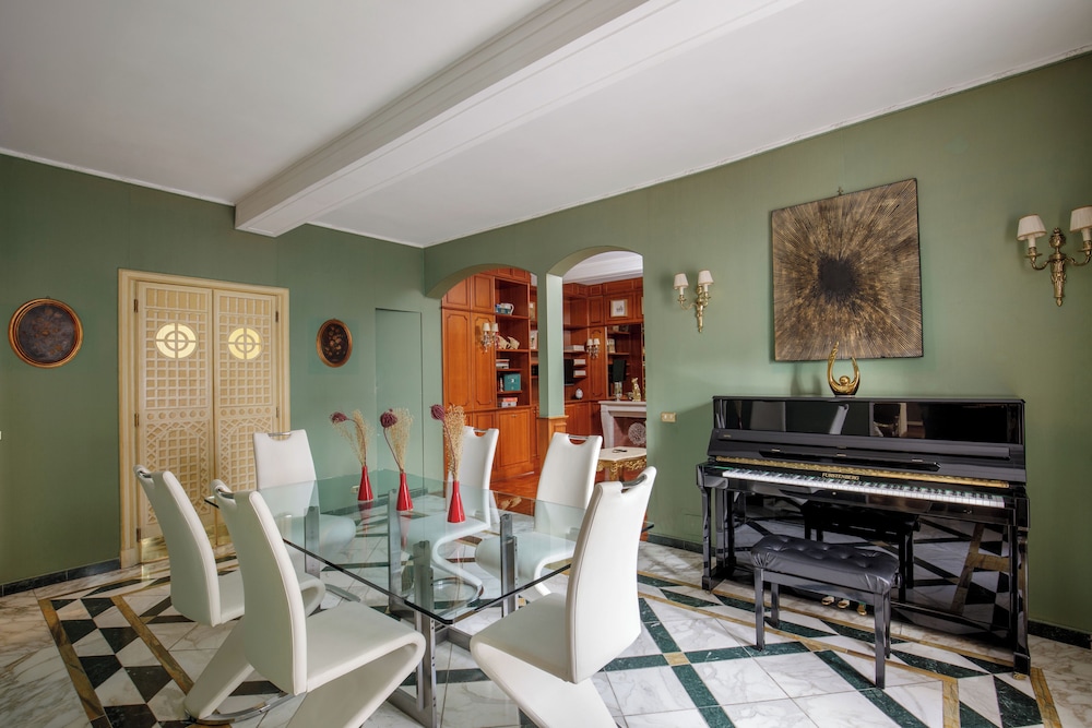 Hotel Condotti 53/63
