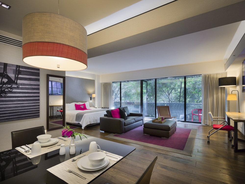 Las Suites 46/67