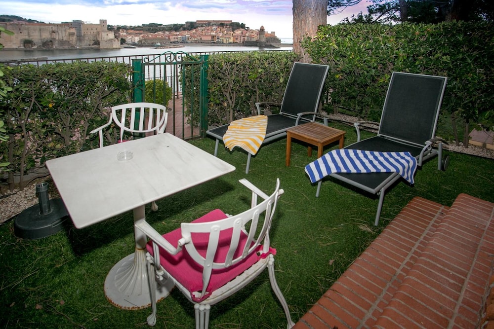 Le Relais Des Trois Mas 26/44
