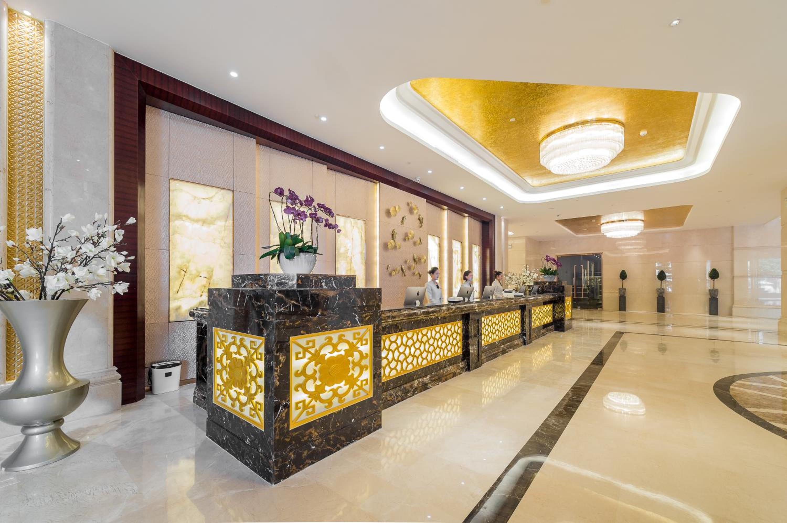 Xinjunyue Hotel 4/47