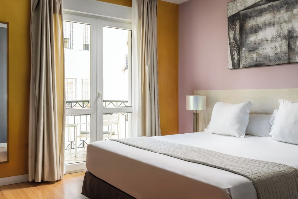 غرفة بسرير مزدوج بشرفة، Villa Lorena Malaga 4/10
