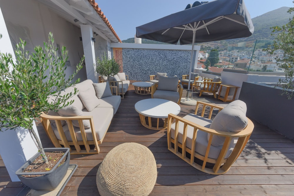 Samos City Hotel 48/69