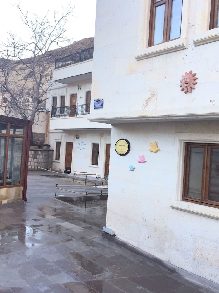 Ozbek Stone House 10/50