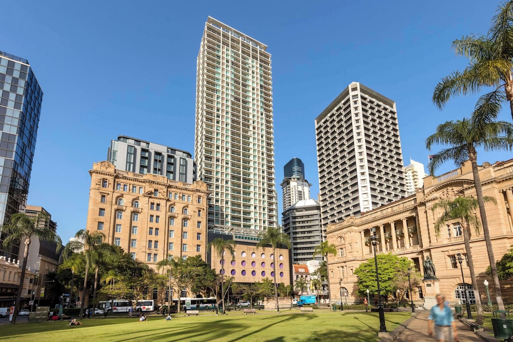 Oaks Brisbane Casino Tower Suites 41/50