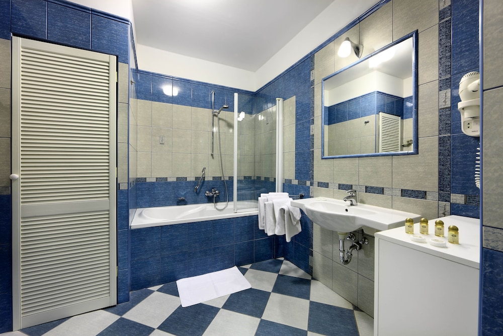 Hotel Salvator 48/50