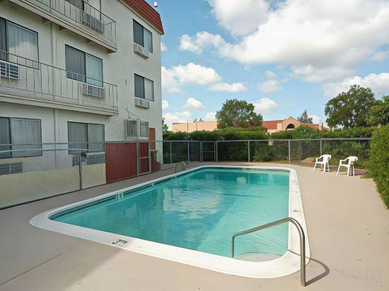 MetroParc 'nSuites 7/22